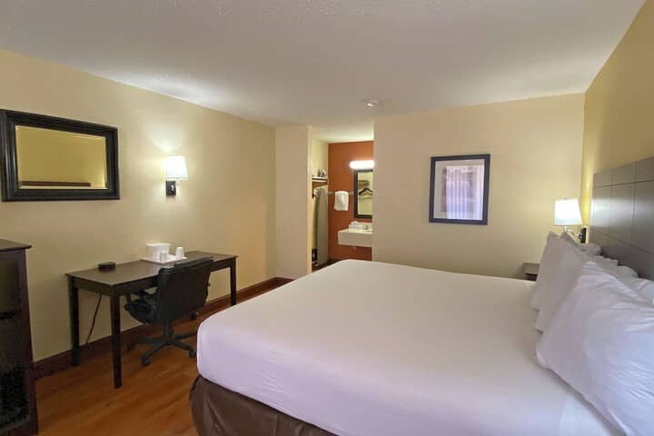 Room 8 of 14