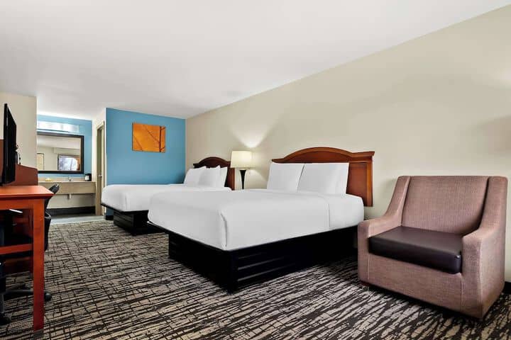 Room 5 of 25