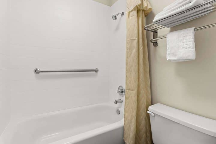 Room 18 of 25