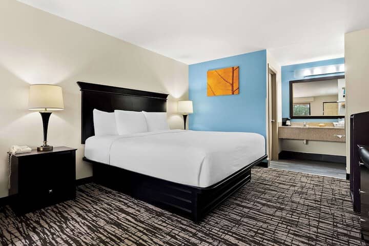 Room 13 of 25